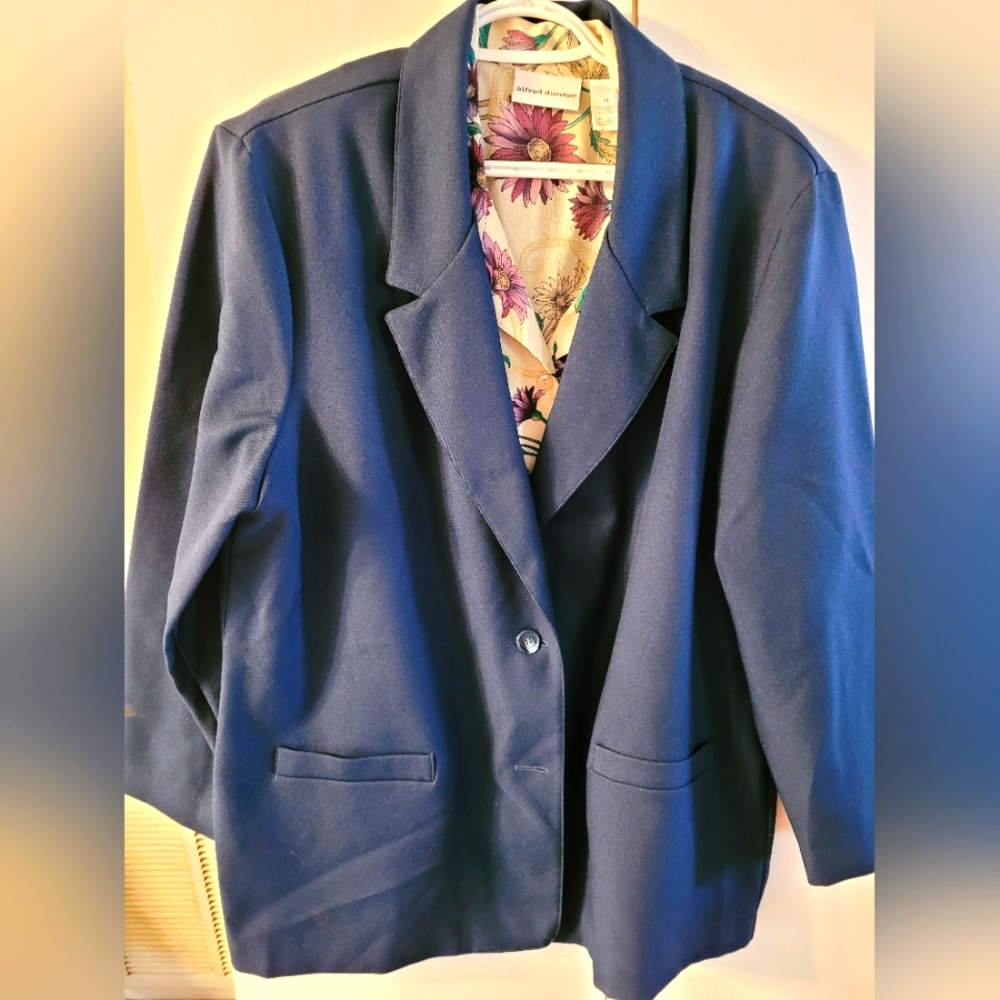 Alfred Dunner navy jacket and beautiful cream flower top